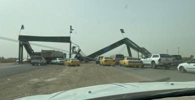 إنهيار جسر مشاة شمال الناصرية بسبب حادث مروري
