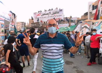 الناشط المدني وسام الذهبي اثناء تظاهرات الحبوبي