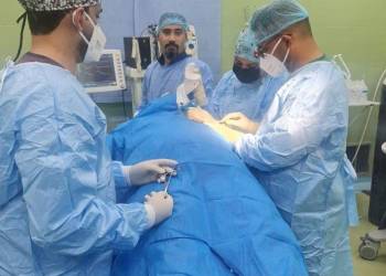 فريق طبي ينجح بازالة ورم من مريضة يطريقة التخدير المناطيقي في الرفاعي