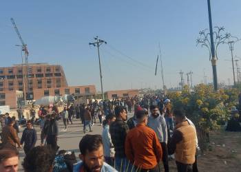 بالصور: استمرار اعتصام الخريجين لليوم الثاني امام مبنى محافظة ذي قار