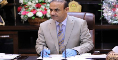 وزير العمل العراقي عادل حاشوش في مكتبه (من الارشيف).