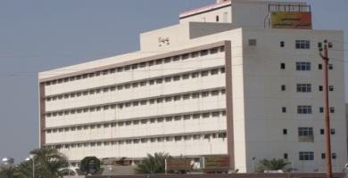 بناية مستشفى الحسين التعليمي في الناصرية.