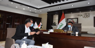 وزير الصحة العراقية ومدير عام صحة ذي قار الدكتور سعدي الماجد.