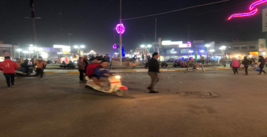 شهود عيان: المتظاهرون يستعيدون سيطرتهم على ساحة الحبوبي في الناصرية