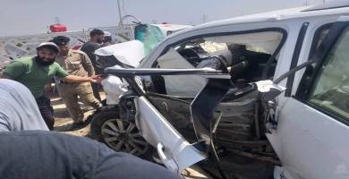 بالصور: مصرع وإصابة 16 شخصاً بحادث سير مروع شرق الناصرية