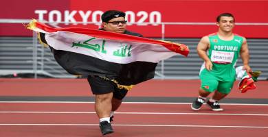 اللاعب الدولي جراح نصار يحوز على درع محمد بن راشد ال مكتوم للابداع الرياضي 