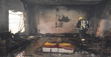 حادثٌ غريب شاب يحرق منزل عائلته في الناصرية