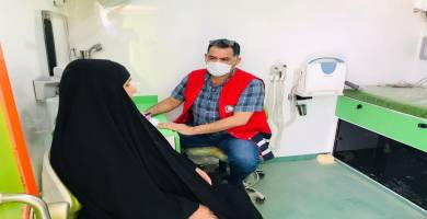 بالصور: العيادة الطبية المتنقلة في الناصرية تشمل اكثر من 100 مواطن بخدماتها العلاجية