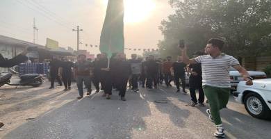 بالصور: أتباع الصدر ينظمونَ تظاهرةً وسط سوق الشيوخ
