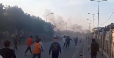شهود عيان: صدامات بين قوات الجيش ومحتجين في تقاطع البهو وسط الناصرية