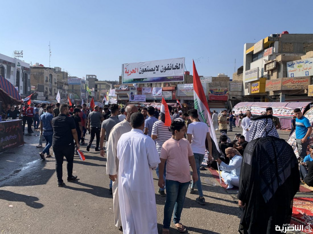 بالصور: تجدد التظاهرات في الناصرية وسط ساحة الحبوبي