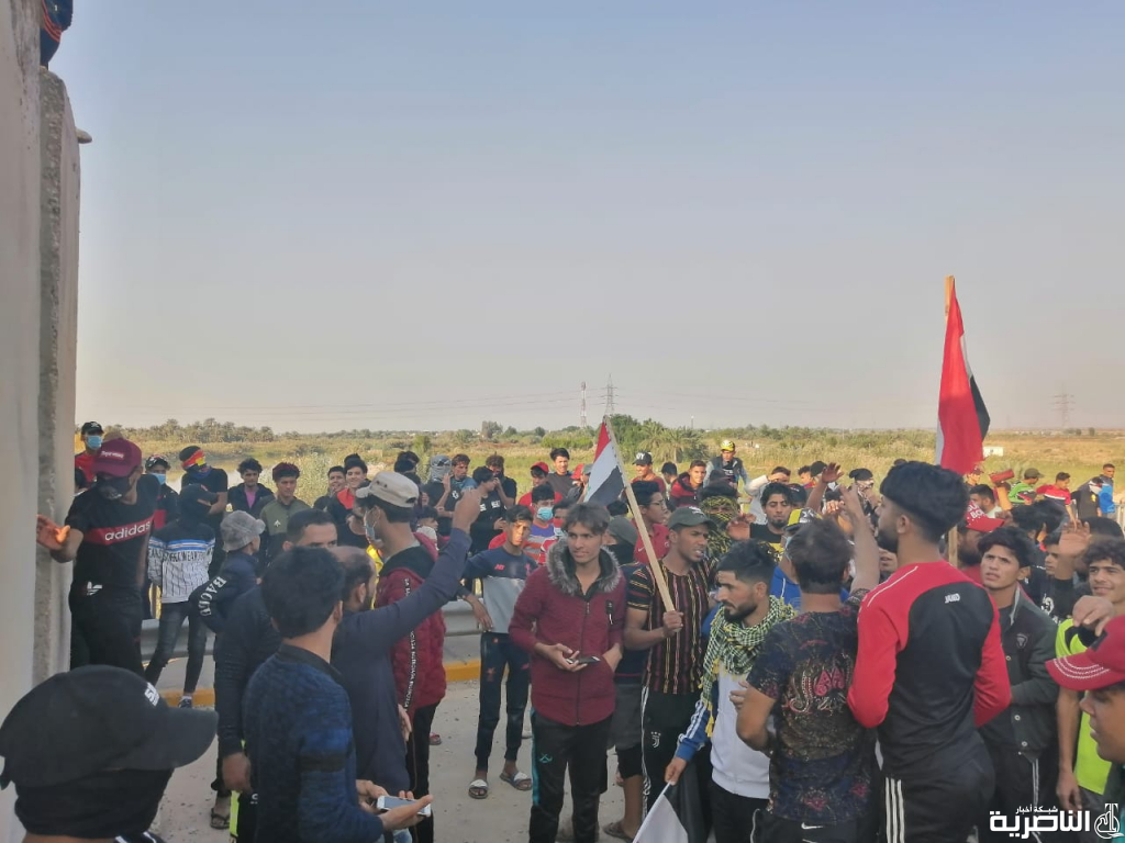 الناصرية تحترق الان!حرق بيت برلماني للمرة الثانية وآبار الغراف وقوات دربتها أمريكا تقف على جس الزيتون بالصور: متظاهرو قلعة سكر يتجمعون مجددا امام حقل الغراف النفطي