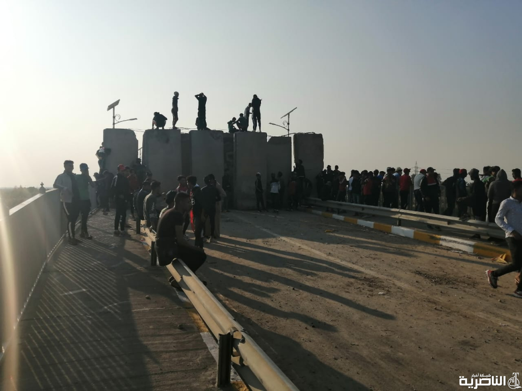 بالصور: متظاهرو قلعة سكر يتجمعون مجددا امام حقل الغراف النفطي