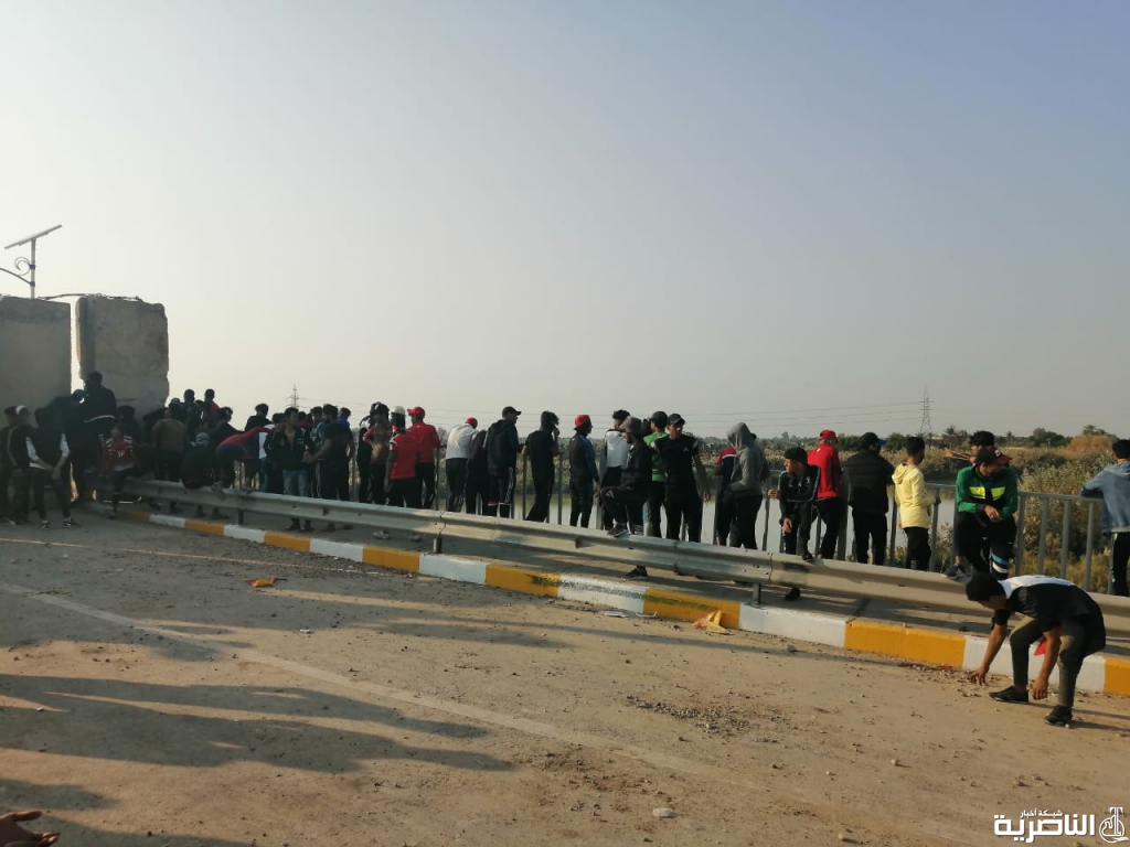 الناصرية تحترق الان!حرق بيت برلماني للمرة الثانية وآبار الغراف وقوات دربتها أمريكا تقف على جس الزيتون بالصور: متظاهرو قلعة سكر يتجمعون مجددا امام حقل الغراف النفطي