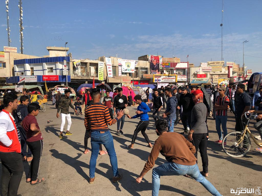 بالصور: مباراة بكرة الطائرة بين المتظاهرين في ساحة الاعتصام بالحبوبي