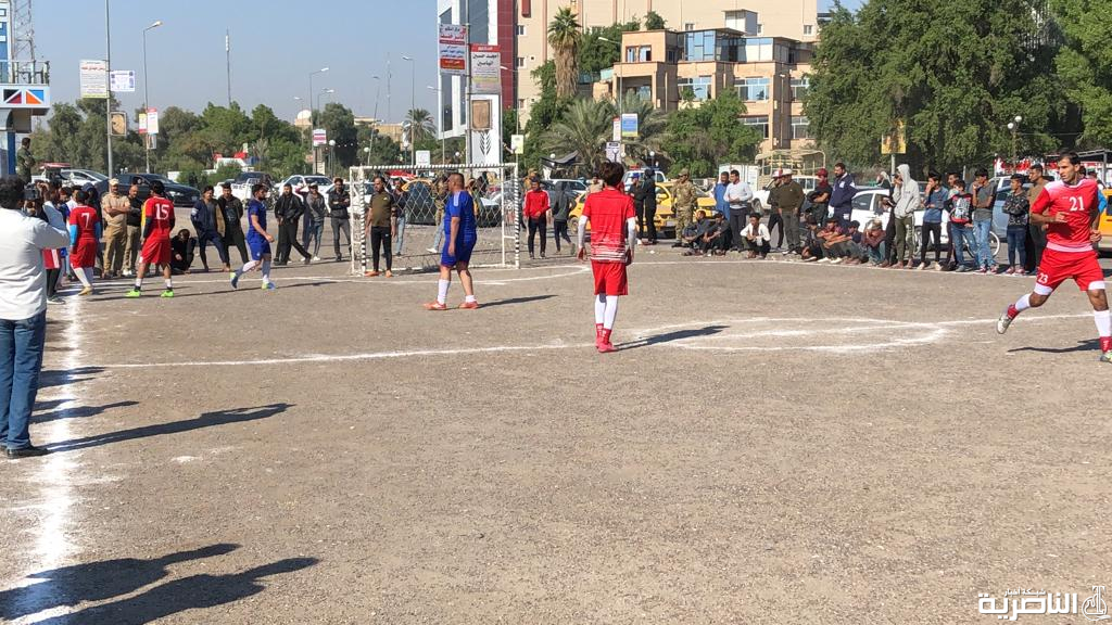 بالصور: انتهاء مباراة بكرة القدم بين المتظاهرين وشرطة الناصرية