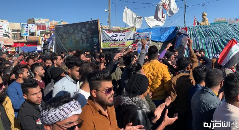 بالصور: تزاحم الاحتجاجات الطلابية في ساحة الحبوبي وسط الناصرية
