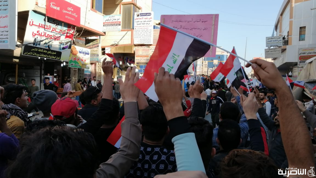 بالصور: تظاهرة لاهالي البطحاء في الناصرية ويرددون شعار "احزابكم اربابكم، لا نعبد ما تعبدون"