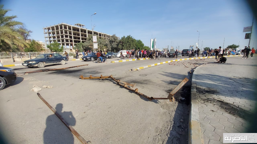 قتال بين الجيش الذي دربه الامريكان وابناء البعث الذي تصدوا للعدو الامريكي عام 2003 بالناصرية ومقتدى الصدر يهيج اتباعه ضد البعثية ويطبع بوسترات تعيش فقراء مدينة صدام قتال بين الجيش الذي دربه الامريكان وابناء البعث الذي تصدوا للعدو الامريكي عام 2003 بالناصرية ومقتدى الصدر يهيج اتباعه ضد البعثية ويطبع بوسترات تعيش فقراء مدينة صدام