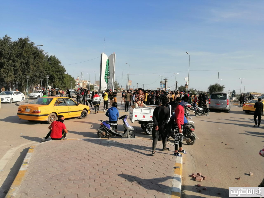 قتال بين الجيش الذي دربه الامريكان وابناء البعث الذي تصدوا للعدو الامريكي عام 2003 بالناصرية ومقتدى الصدر يهيج اتباعه ضد البعثية ويطبع بوسترات تعيش فقراء مدينة صدام قتال بين الجيش الذي دربه الامريكان وابناء البعث الذي تصدوا للعدو الامريكي عام 2003 بالناصرية ومقتدى الصدر يهيج اتباعه ضد البعثية ويطبع بوسترات تعيش فقراء مدينة صدام