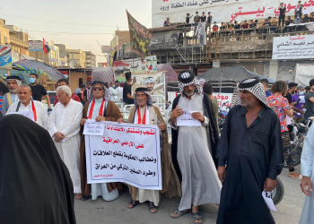 متظاهرون في الحبوبي يرفعون شعارات تطالب بل قانون الانتخابات 