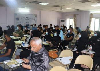 اليونامي ترعى ندوة لطلبة جامعة ذي قار حول اهمية الانتخابات