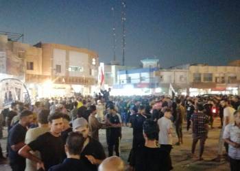 بالصور: المئات يتظاهرون في ساحة الحبوبي للكشف عن مصير سجاد العراقي