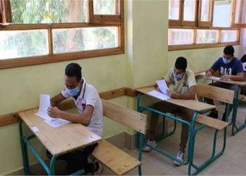 طلبة الثالث المتوسط