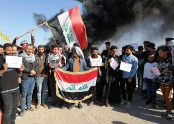 بالصور: محتجون في كرمة بني سعيد يطالبون بإنشاء مستشفى للقضاء