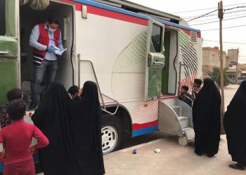 بالصور: العيادة الطبية المتنقلة تصل للمناطق العشوائية في الناصرية 