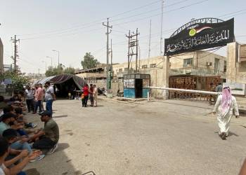 محتجون يواصلون غلق مديرية تربية ذي قار لليوم الثاني على التوالي