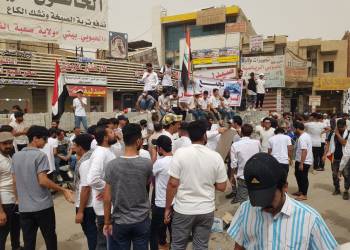 بالصور: الكسبة يتظاهرون وسط الناصرية مطالبين باقرار الموازنة وتوفير فرص العمل
