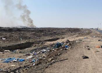 بالصور : بيئة ذي قار تنتقد استمرار بلدية الناصرية بعمليات رمي النفايات في الطمر الصحي 