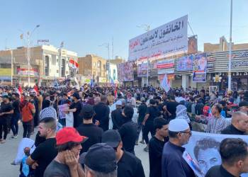 بالصور: المئات من محتجي الناصرية يحيون ذكرى تشرين الثالثة في ساحة الحبوبي