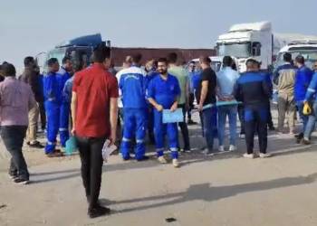 موظفو شركة غاز ذي قار يُضربون عن العمل ويطالبون بقطع اراضٍ سكنية