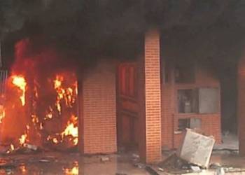 إخماد حريق اندلع داخل مدرسة شرق الناصرية