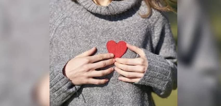 النوبة القلبية.. أعراض شائعة عند النساء تنذر بالخطر مسبقا