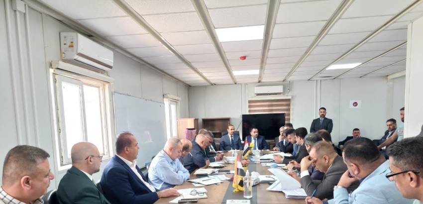 بالصور: وزير الكهرباء يعقد اجتماعاً بحضور نواب عن ذي قار